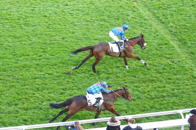 Photo d'arrivée de la course pmu PRIX JUIGNE à AUTEUIL le Dimanche 6 mars 2022