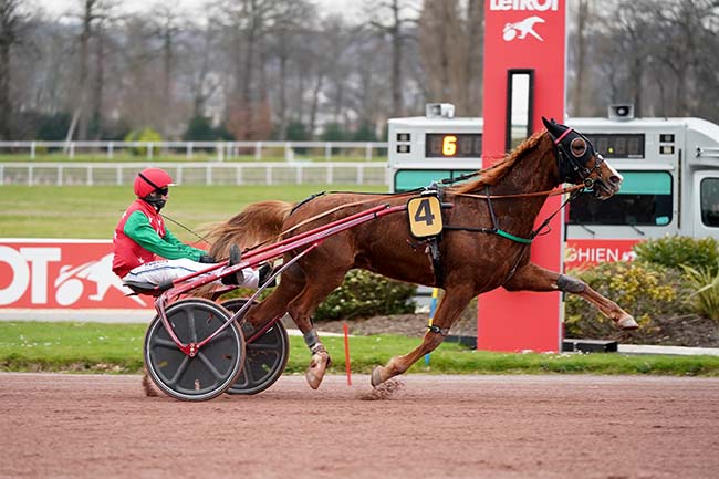 Photo d'arrivée de la course pmu PRIX DE L'ALENE D'OR à ENGHIEN le Mercredi 16 mars 2022
