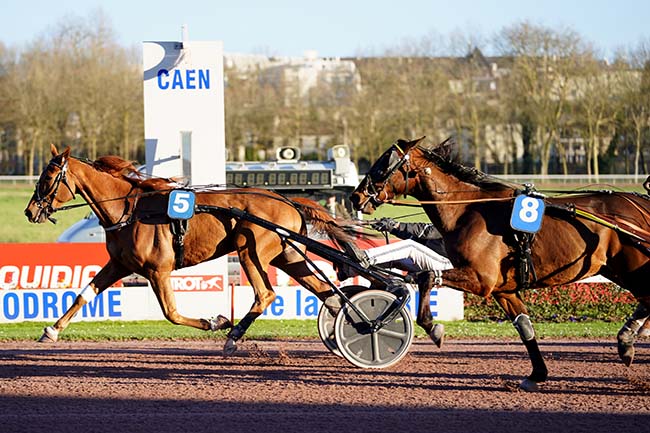 Photo d'arrivée de la course pmu PRIX DE BERVILLE à CAEN le Jeudi 17 mars 2022