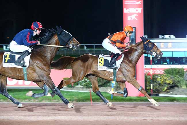 Photo d'arrivée de la course pmu PRIX DE FENAIN à ENGHIEN le Vendredi 18 mars 2022