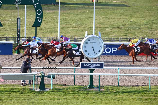 Photo d'arrivée de la course pmu PRIX DE MORANGLES à CHANTILLY le Mardi 22 mars 2022