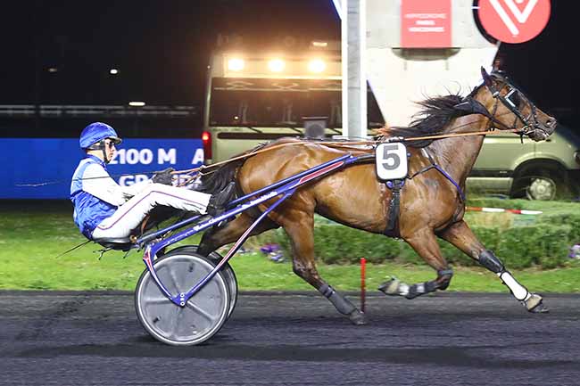 Photo d'arrivée de la course pmu PRIX ATE à PARIS-VINCENNES le Vendredi 25 mars 2022