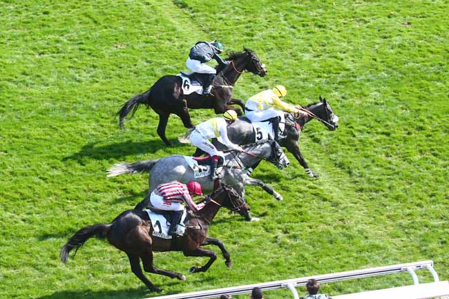 Photo d'arrivée de la course pmu PRIX GENERAL DE ROUGEMONT à AUTEUIL le Dimanche 27 mars 2022