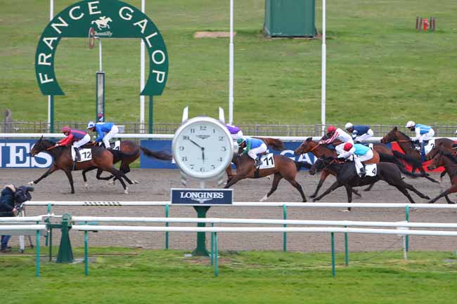 Photo d'arrivée de la course pmu PRIX DE LA GARENNE DE LA JUSTICE à CHANTILLY le Vendredi 1 avril 2022