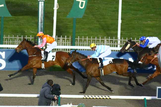 Photo d'arrivée de la course pmu PRIX DE L'HOSPICE CONDE à CHANTILLY le Mercredi 6 avril 2022