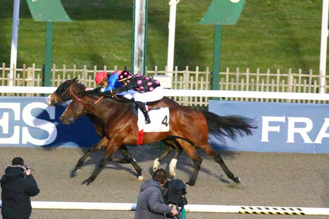Photo d'arrivée de la course pmu PRIX DE LA RUE DES CASCADES à CHANTILLY le Mercredi 6 avril 2022