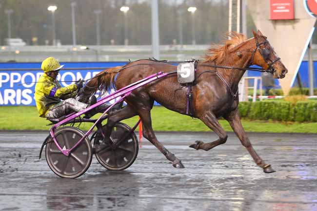 Photo d'arrivée de la course pmu PRIX GRATIA à PARIS-VINCENNES le Vendredi 8 avril 2022