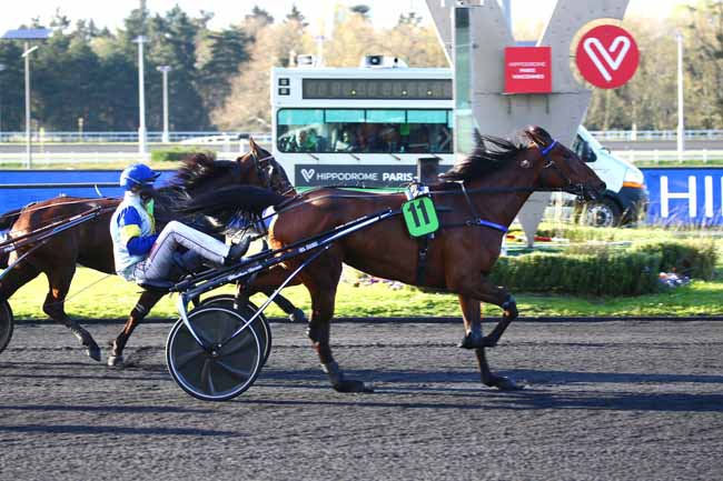 Photo d'arrivée de la course pmu PRIX DE SAINTES à PARIS-VINCENNES le Samedi 9 avril 2022