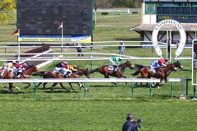 Photo d'arrivée de la course pmu PRIX DE LA ROCHELLE à COMPIEGNE le Lundi 11 avril 2022