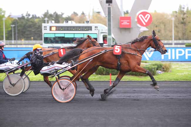 Photo d'arrivée de la course pmu PRIX PALMA à PARIS-VINCENNES le Mardi 12 avril 2022