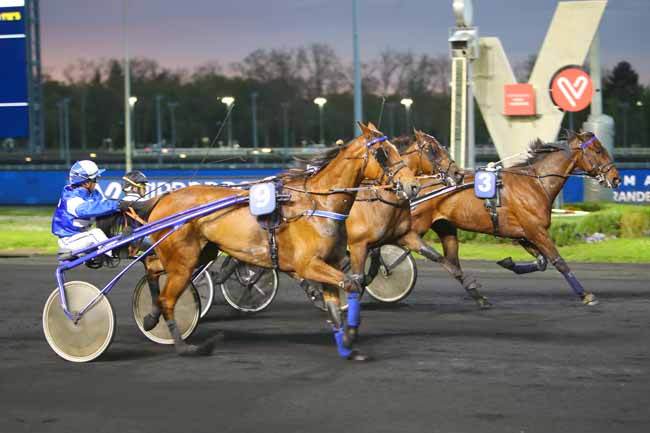 Photo d'arrivée de la course pmu PRIX BAVARIA à PARIS-VINCENNES le Mardi 12 avril 2022