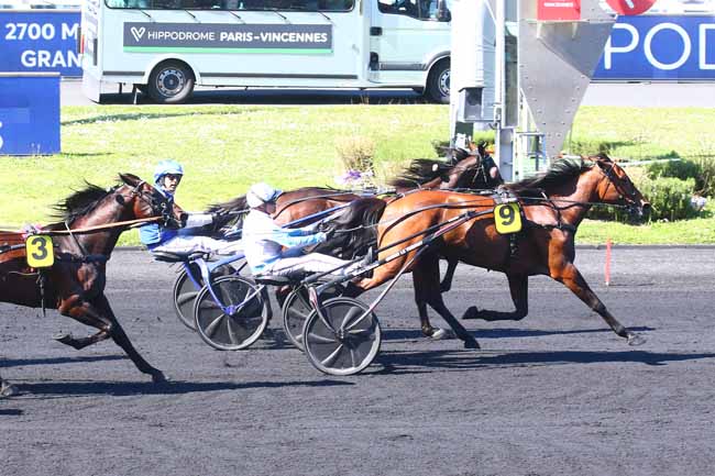 Photo d'arrivée de la course pmu PRIX DU TREPORT à PARIS-VINCENNES le Samedi 16 avril 2022