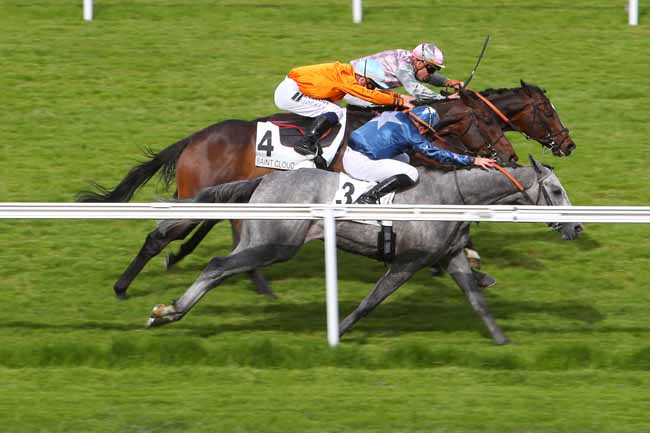 Photo d'arrivée de la course pmu PRIX BALBO à SAINT CLOUD le Lundi 18 avril 2022