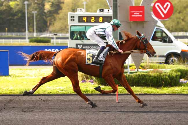 Photo d'arrivée de la course pmu PRIX CORNELIA à PARIS-VINCENNES le Mardi 19 avril 2022