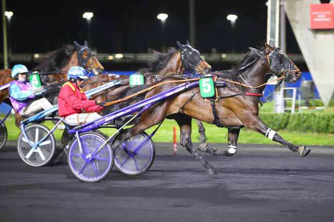 Photo d'arrivée de la course pmu PRIX ATLAS à PARIS-VINCENNES le Vendredi 22 avril 2022