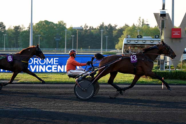 Photo d'arrivée de la course pmu PRIX ALMAK à PARIS-VINCENNES le Mardi 3 mai 2022