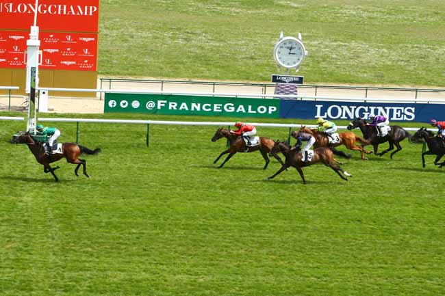 Photo d'arrivée de la course pmu PRIX DE CROISSY à LONGCHAMP le Mercredi 4 mai 2022