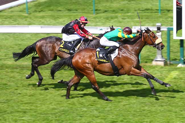 Photo d'arrivée de la course pmu PRIX ACTEON à COMPIEGNE le Lundi 9 mai 2022