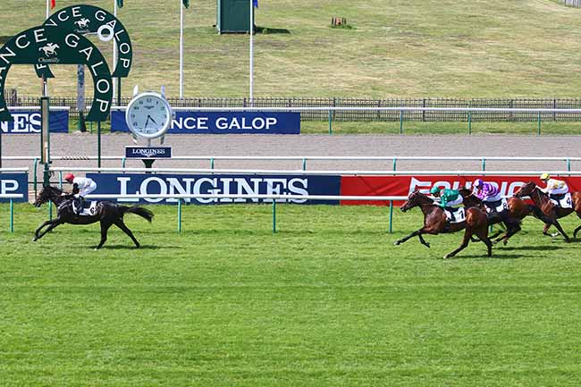 Photo d'arrivée de la course pmu PRIX DES FONTAINES à CHANTILLY le Lundi 16 mai 2022
