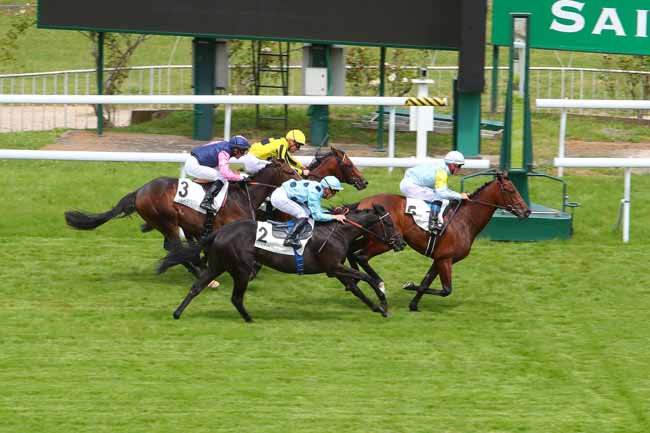 Photo d'arrivée de la course pmu PRIX PIRETTE à SAINT CLOUD le Mardi 24 mai 2022