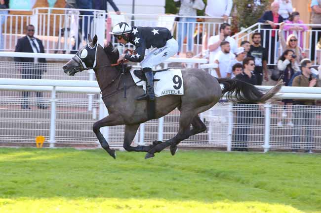 Photo d'arrivée de la course pmu PRIX VALMAJOUR à AUTEUIL le Samedi 28 mai 2022