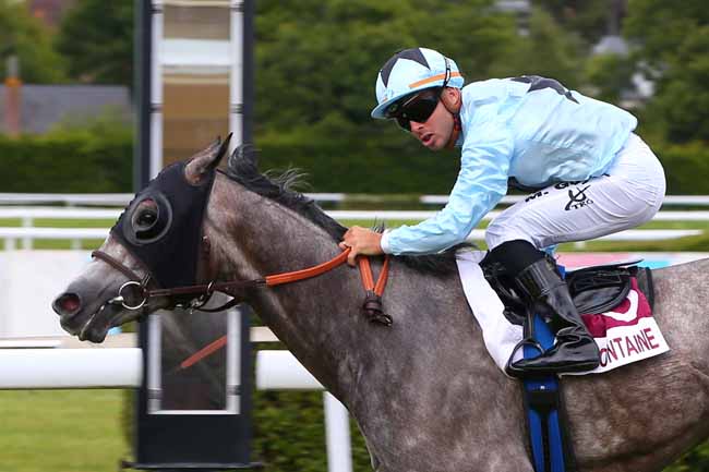 Photo d'arrivée de la course pmu PRIX LE BAR DU GRAND HALL BY JC EVENTS (PRIX DE LA MARE AUX CANARDS) à CLAIREFONTAINE le Vendredi 1 juillet 2022