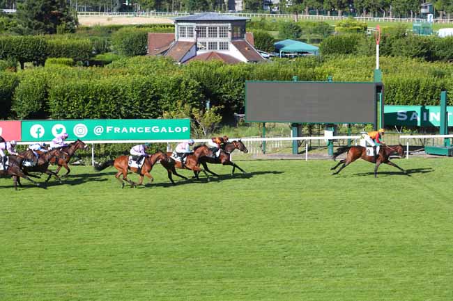 Photo d'arrivée de la course pmu PRIX CHEMIN VERT à SAINT CLOUD le Dimanche 3 juillet 2022