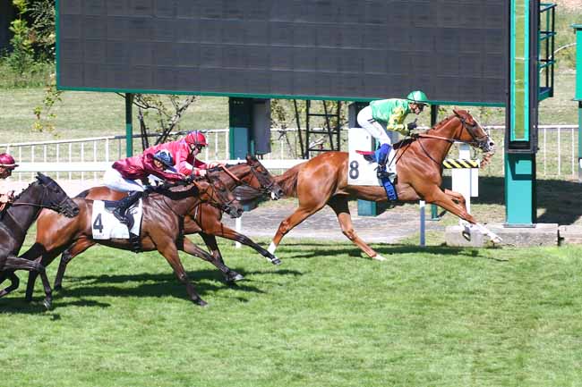 Photo d'arrivée de la course pmu PRIX CAPPIELLO à SAINT CLOUD le Dimanche 3 juillet 2022
