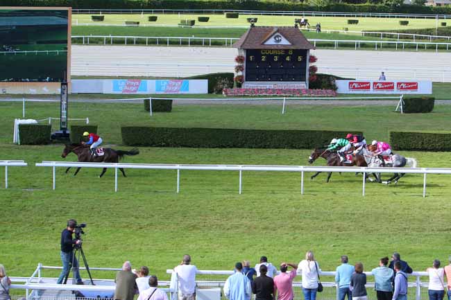 Photo d'arrivée de la course pmu PRIX ECURIE VIVALDI (PRIX LEOPOLD D'ORSETTI) à CLAIREFONTAINE le Lundi 4 juillet 2022