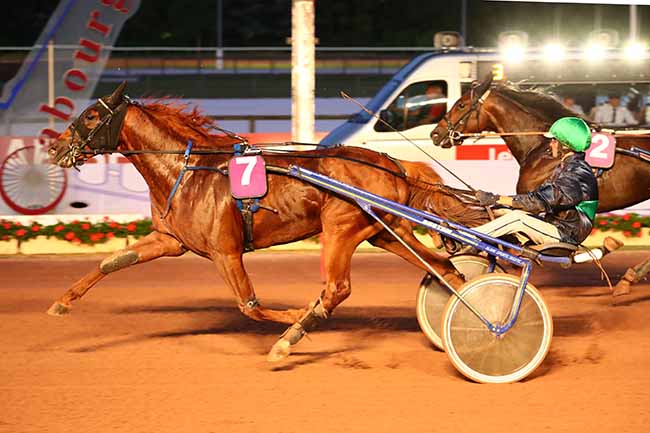 Photo d'arrivée de la course pmu PRIX DE BAGNOLES-DE-L'ORNE à CABOURG le Vendredi 8 juillet 2022