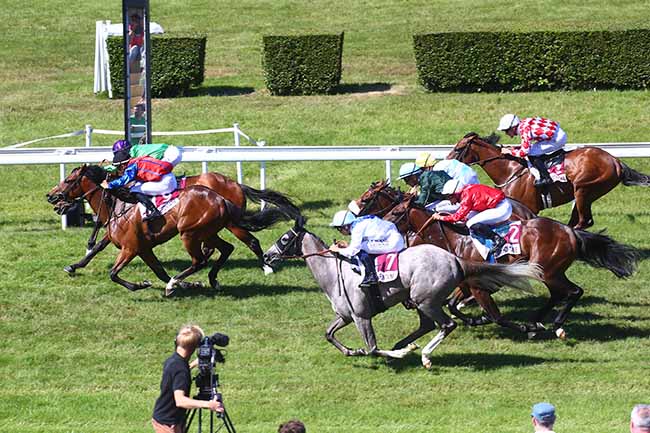 Photo d'arrivée de la course pmu PRIX BEL ORGE (PRIX VIRUNGA) à CLAIREFONTAINE le Samedi 9 juillet 2022
