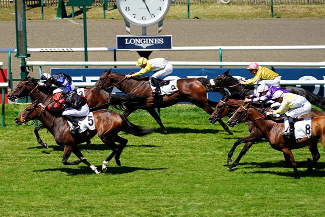Photo d'arrivée de la course pmu PRIX DU CHAMPS D'ALOUETTES à CHANTILLY le Mardi 12 juillet 2022
