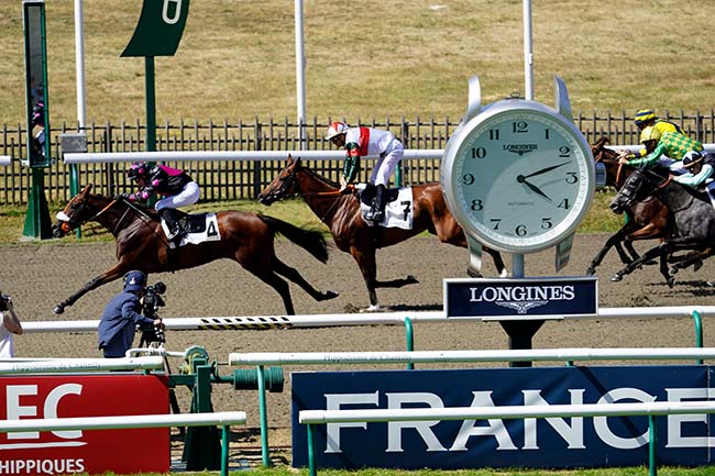 Photo d'arrivée de la course pmu PRIX DU CARREFOUR DES LYONNAIS à CHANTILLY le Mardi 12 juillet 2022