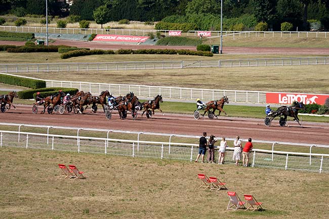 Photo d'arrivée de la course pmu PRIX DE MENILMONTANT à ENGHIEN le Mercredi 13 juillet 2022