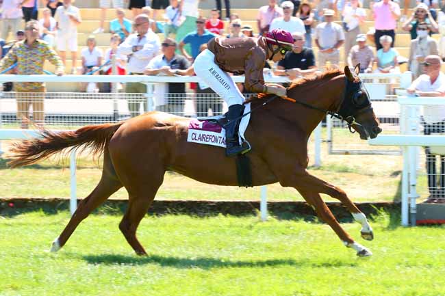 Photo d'arrivée de la course pmu PRIX ESPADRILLE DEAUVILLE (PRIX DES LUPINS) à CLAIREFONTAINE le Vendredi 15 juillet 2022
