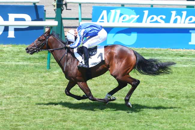 Photo d'arrivée de la course pmu PRIX DE LA BUTTE BLANCHE à CHANTILLY le Dimanche 17 juillet 2022