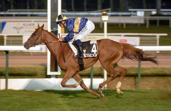 Photo d'arrivée de la course pmu PRIX VANS THEAULT à VICHY le Mardi 19 juillet 2022