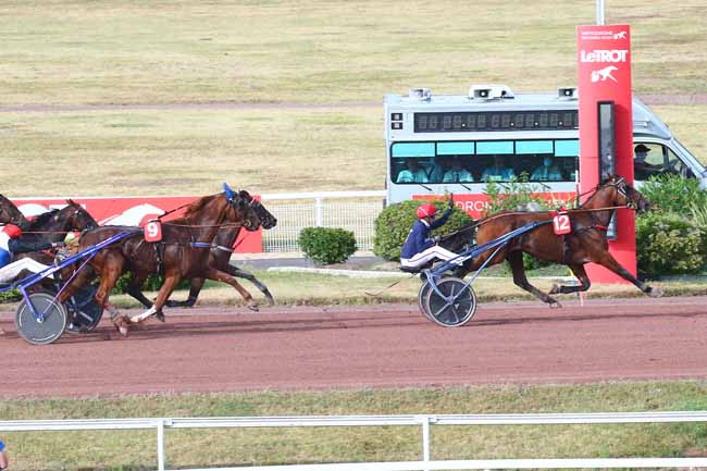 Photo d'arrivée de la course pmu PRIX DE LA PLACE RODIN à ENGHIEN le Mercredi 20 juillet 2022
