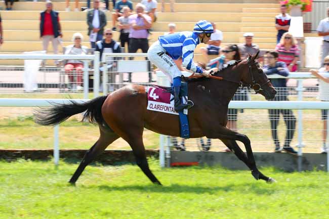 Photo d'arrivée de la course pmu PRIX LA CRESSONNIERE à CLAIREFONTAINE le Samedi 23 juillet 2022