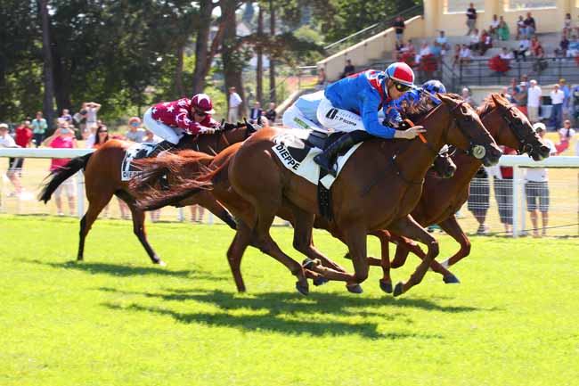 Photo d'arrivée de la course pmu PRIX TOYOTA TOYS MOTORS (PRIX DE SUSSEX) à DIEPPE le Dimanche 24 juillet 2022