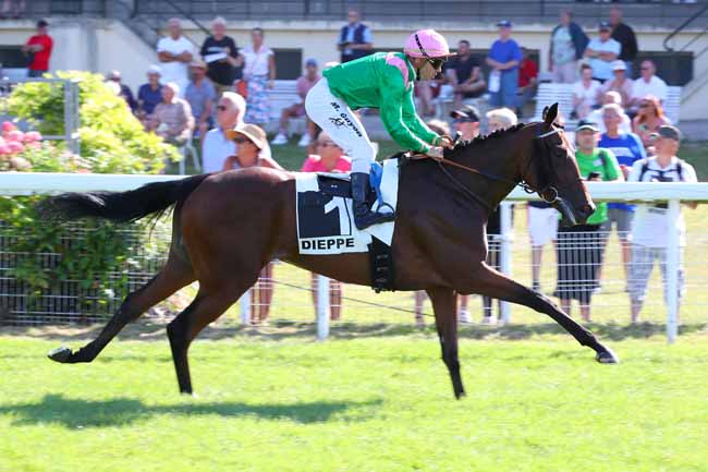 Photo d'arrivée de la course pmu PRIX DE LA CITE DE LIMES à DIEPPE le Dimanche 24 juillet 2022