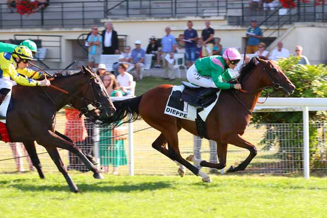 Photo d'arrivée de la course pmu PRIX DU GRAND PONT à DIEPPE le Dimanche 24 juillet 2022