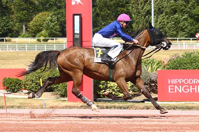 Photo d'arrivée de la course pmu PRIX DE LA PLACE D'ITALIE à ENGHIEN le Samedi 30 juillet 2022