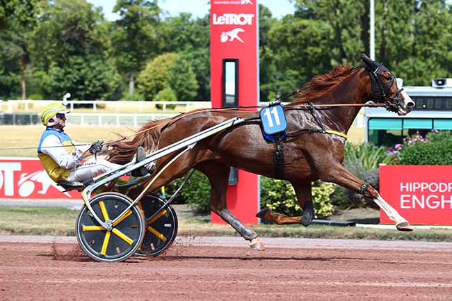 Photo d'arrivée de la course pmu PRIX DE LA CELLE-SAINT-CLOUD à ENGHIEN le Dimanche 31 juillet 2022