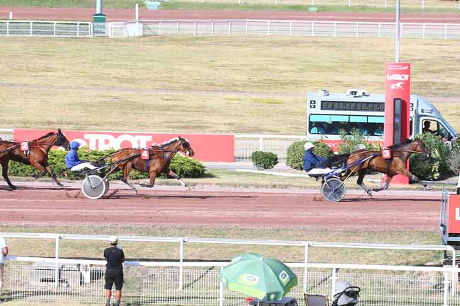 Photo d'arrivée de la course pmu PRIX DU PRE SAINT-GERVAIS à ENGHIEN le Mercredi 3 août 2022