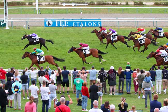 Photo d'arrivée de la course pmu PRIX DE LA FEDERATION DES ELEVEURS DU GALOP (PRIX DU CHAMP DURAND) à DEAUVILLE le Jeudi 4 août 2022