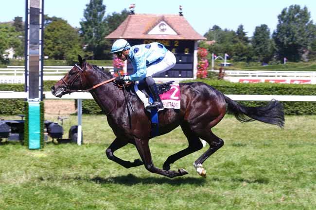 Photo d'arrivée de la course pmu CHAMPIONNAT ''PARISTURF'' DES APPRENTIS JEUNES JOCKEYS (PRIX GEORGES STERN) à CLAIREFONTAINE le Vendredi 5 août 2022