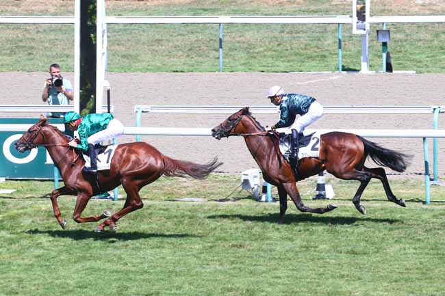 Photo d'arrivée de la course pmu PRIX DE CREVECOEUR à DEAUVILLE le Samedi 6 août 2022