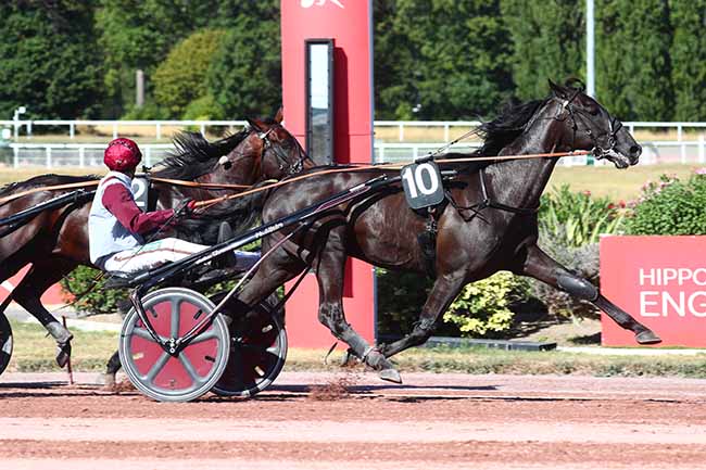 Photo d'arrivée de la course pmu PRIX DE GENEVE à ENGHIEN le Samedi 6 août 2022