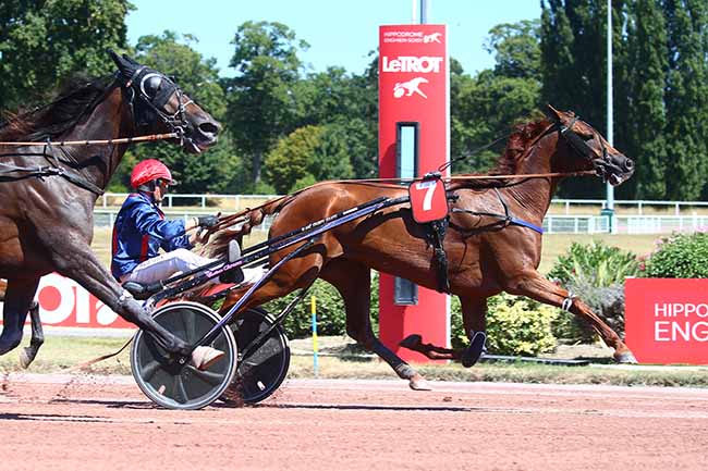 Photo d'arrivée de la course pmu PRIX D'AIGREMONT à ENGHIEN le Dimanche 7 août 2022